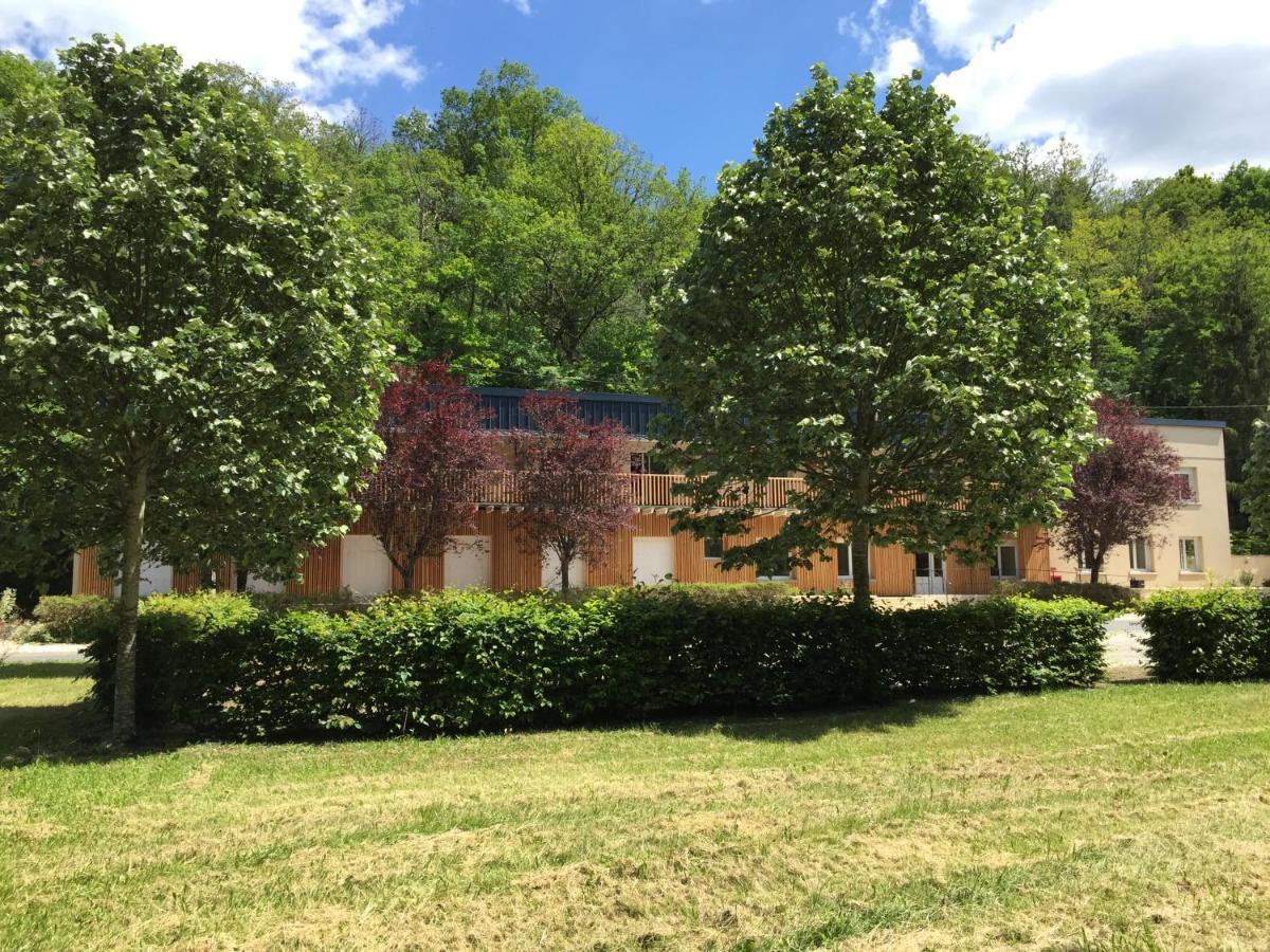 Logis Hotel Les Tilleuls Bruere-Allichamps Bagian luar foto