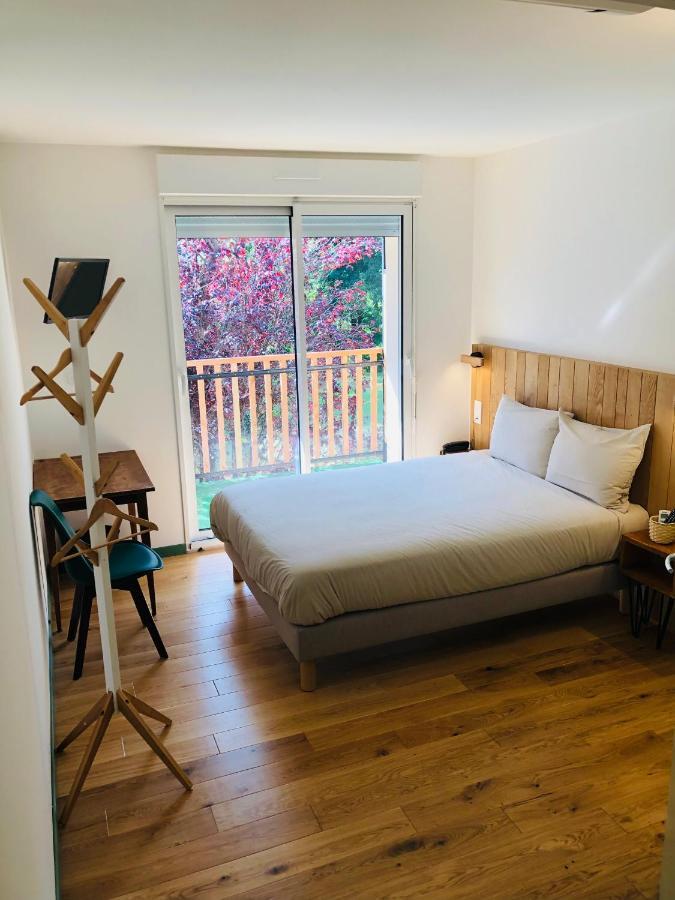 Logis Hotel Les Tilleuls Bruere-Allichamps Bagian luar foto