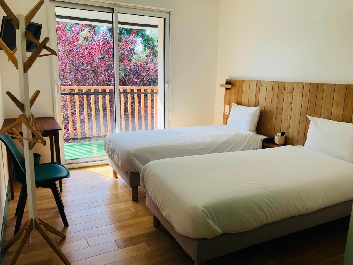 Logis Hotel Les Tilleuls Bruere-Allichamps Bagian luar foto