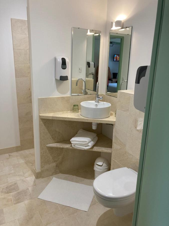 Logis Hotel Les Tilleuls Bruere-Allichamps Bagian luar foto