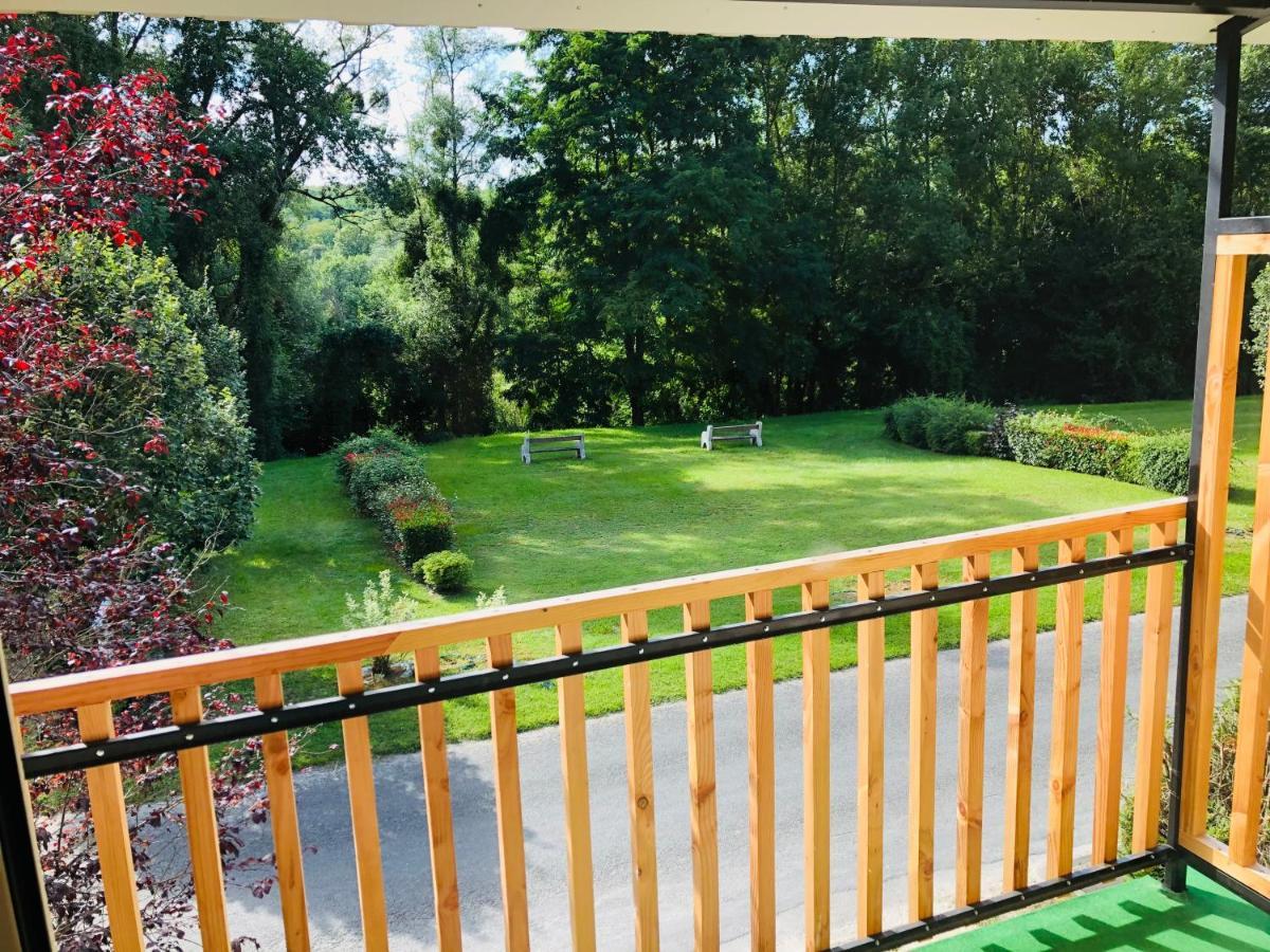 Logis Hotel Les Tilleuls Bruere-Allichamps Bagian luar foto