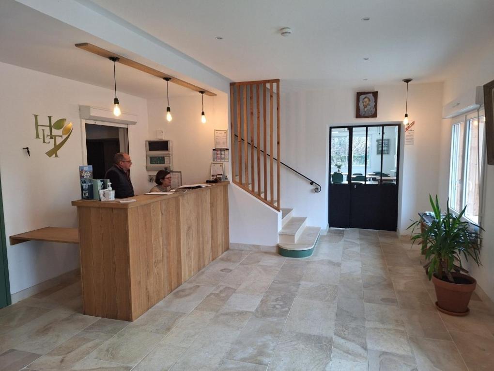 Logis Hotel Les Tilleuls Bruere-Allichamps Bagian luar foto