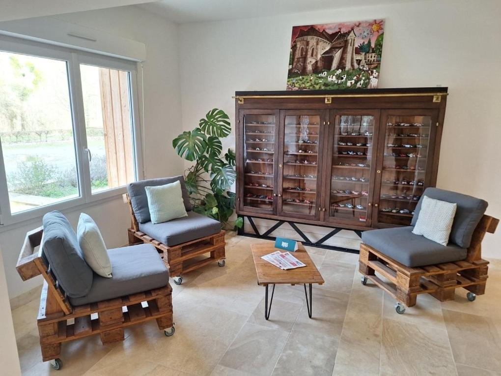 Logis Hotel Les Tilleuls Bruere-Allichamps Bagian luar foto